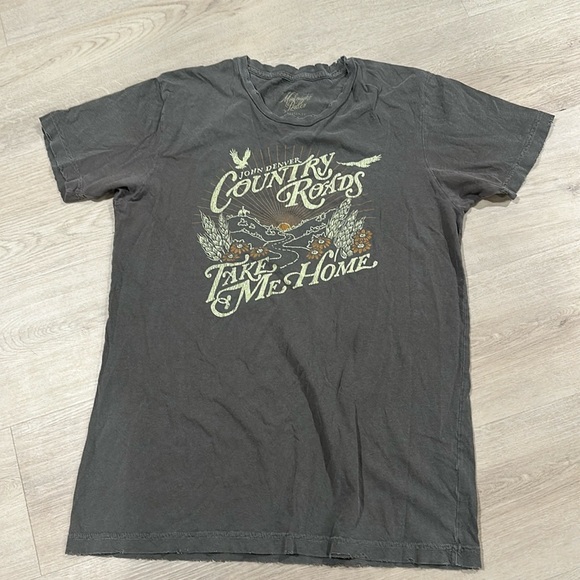 Country roads graphic tee size small - Picture 1 of 8